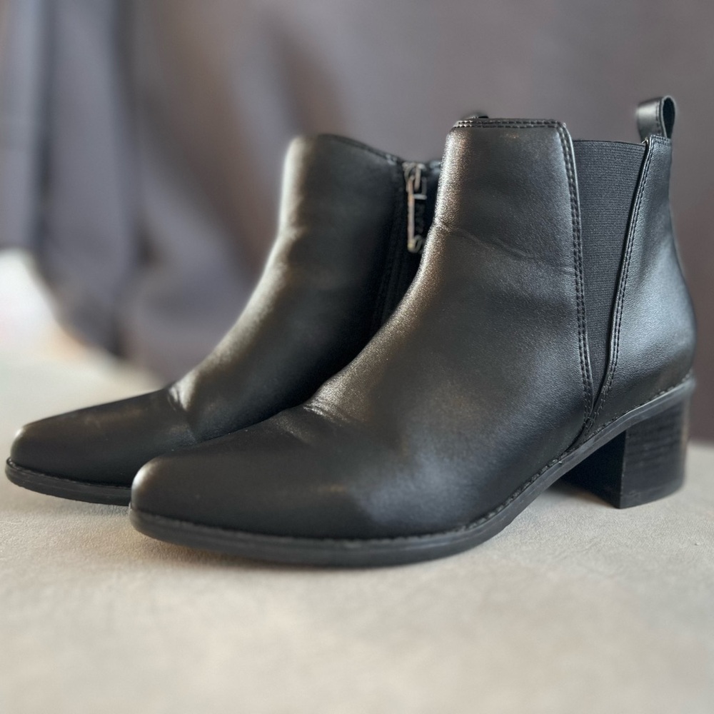 Blondo Black Leather Ankle Booties